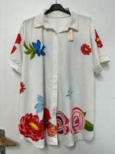 Load image into Gallery viewer, Plus size shirts size 16-24
